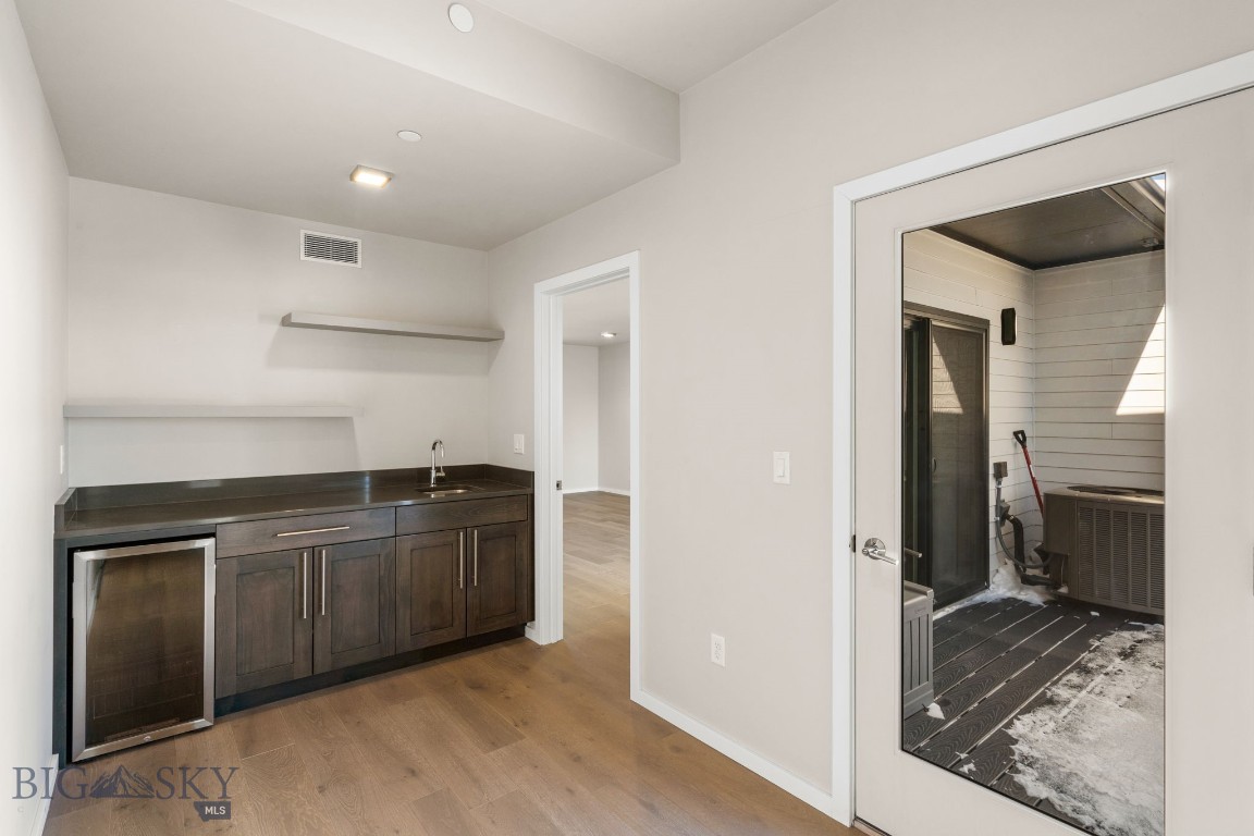 527 E Mendenhall 5