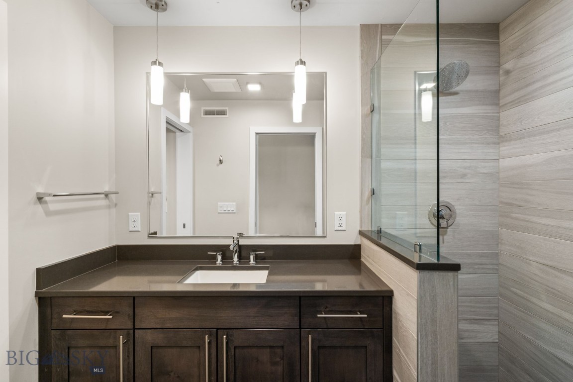 527 E Mendenhall 5