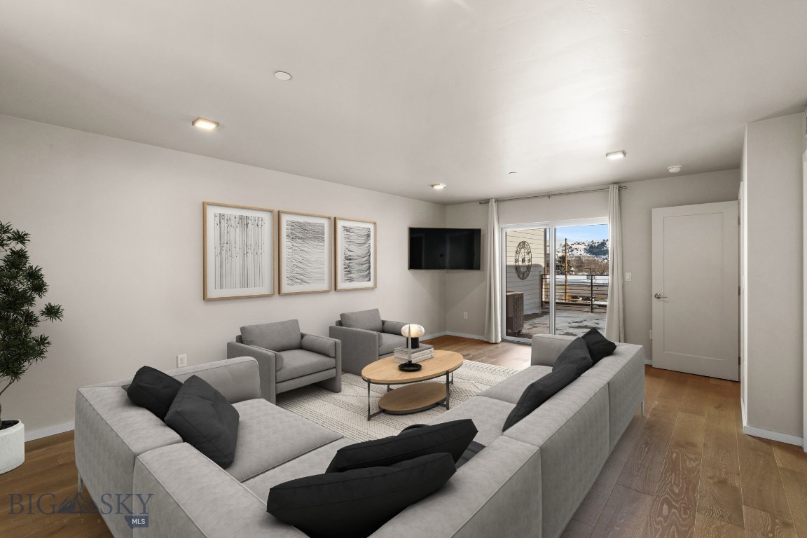 527 E Mendenhall 5
