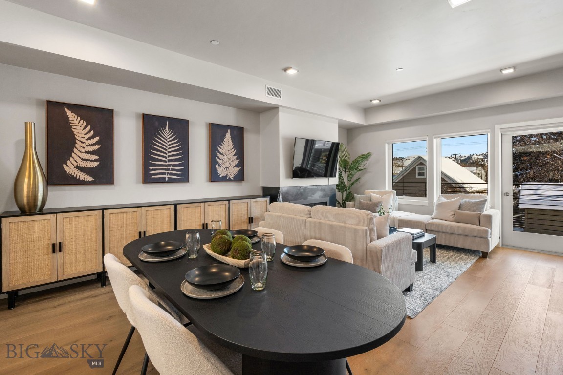 527 E Mendenhall 5