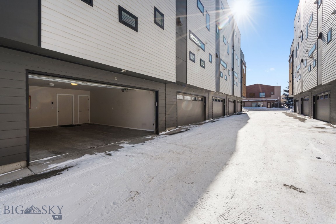 527 E Mendenhall 5