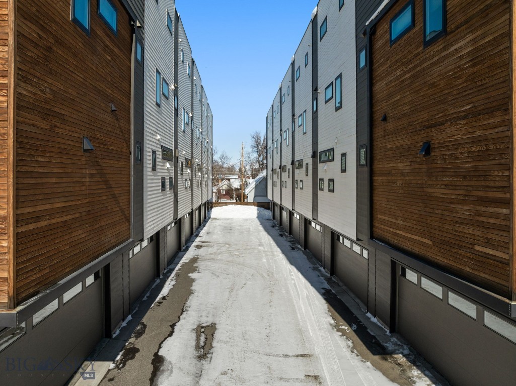 527 E Mendenhall 5