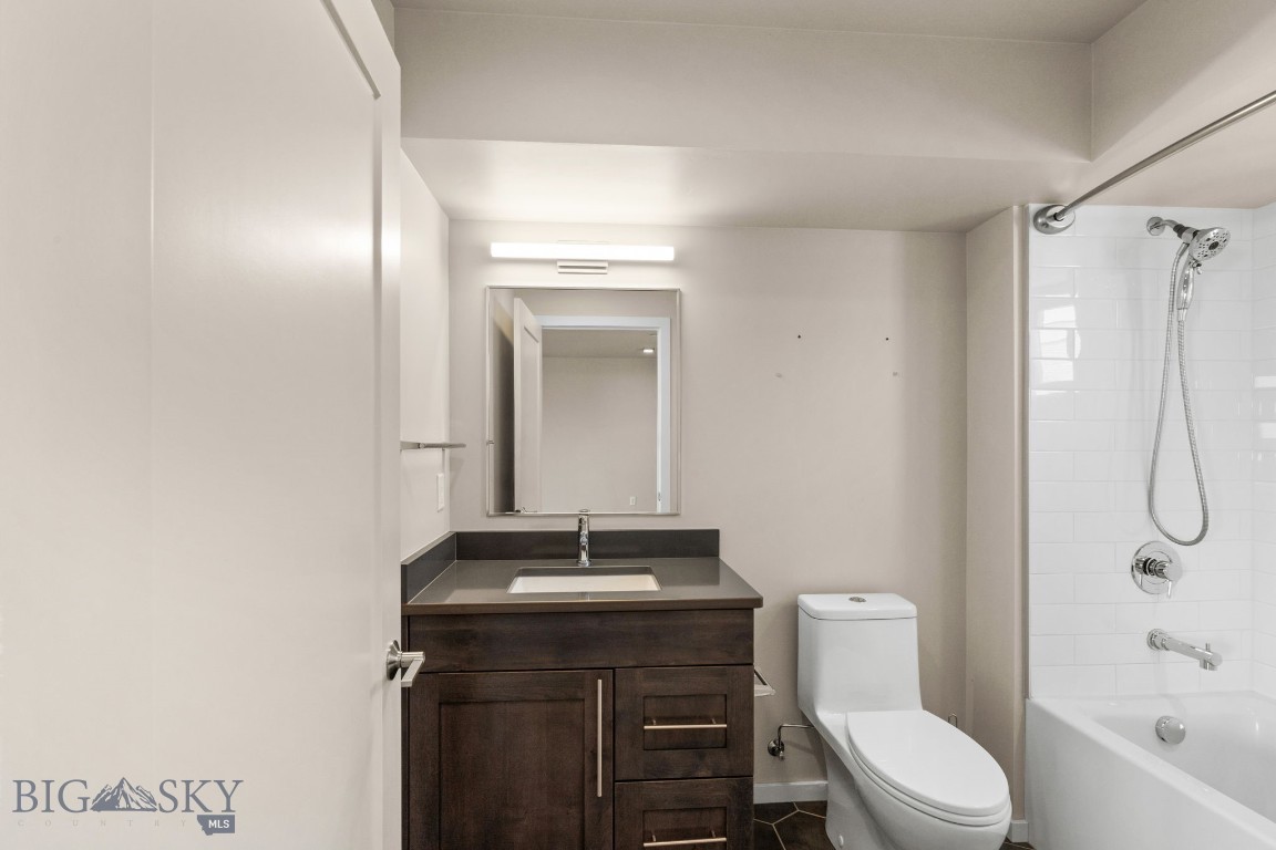 527 E Mendenhall 5