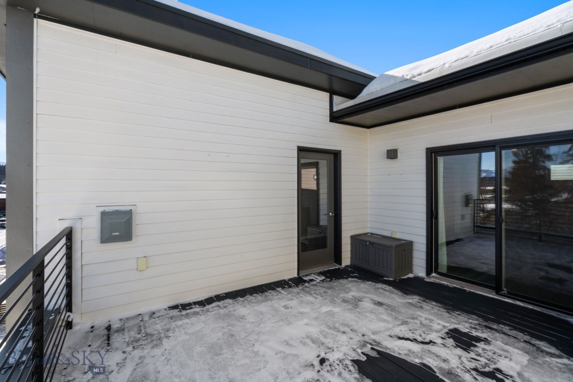 527 E Mendenhall 5