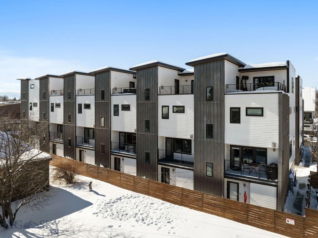 527 E Mendenhall 5