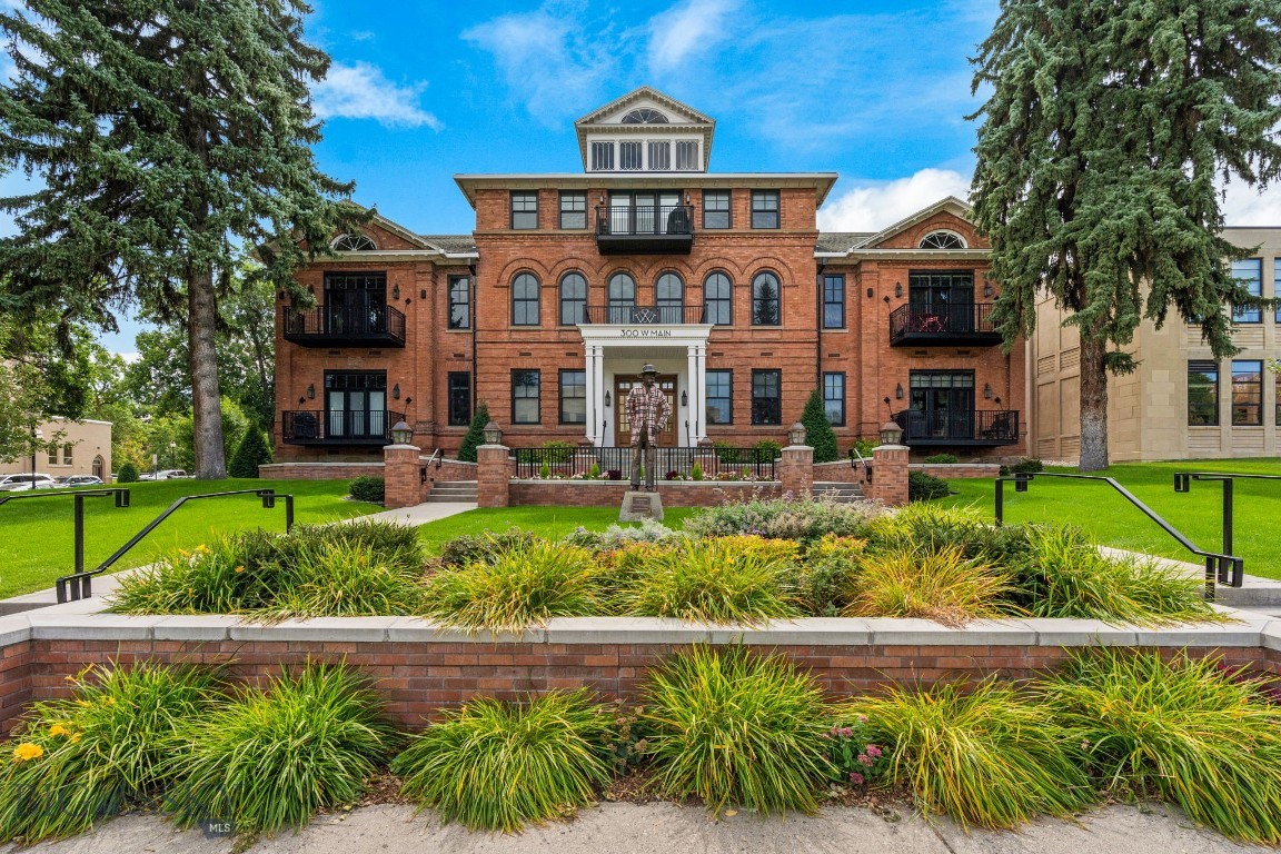 300 W Main Street Q