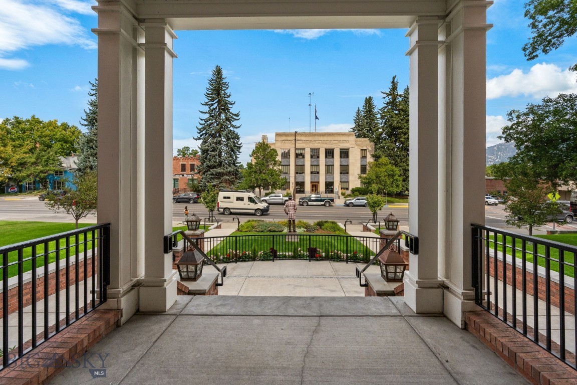300 W Main Street Q