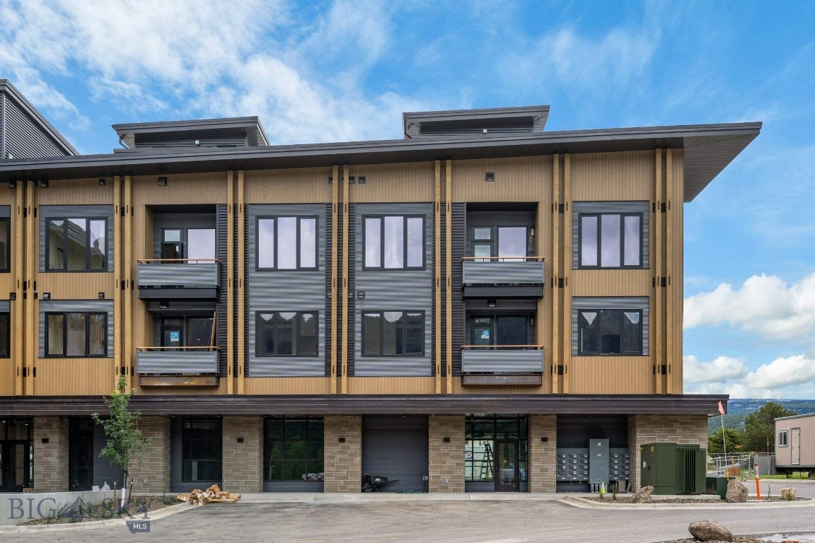 211 Town Center Avenue 3A