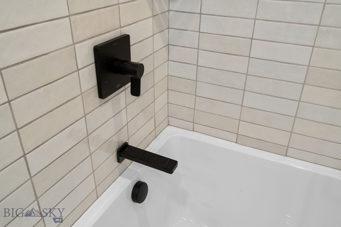 211 Town Center Avenue 2A