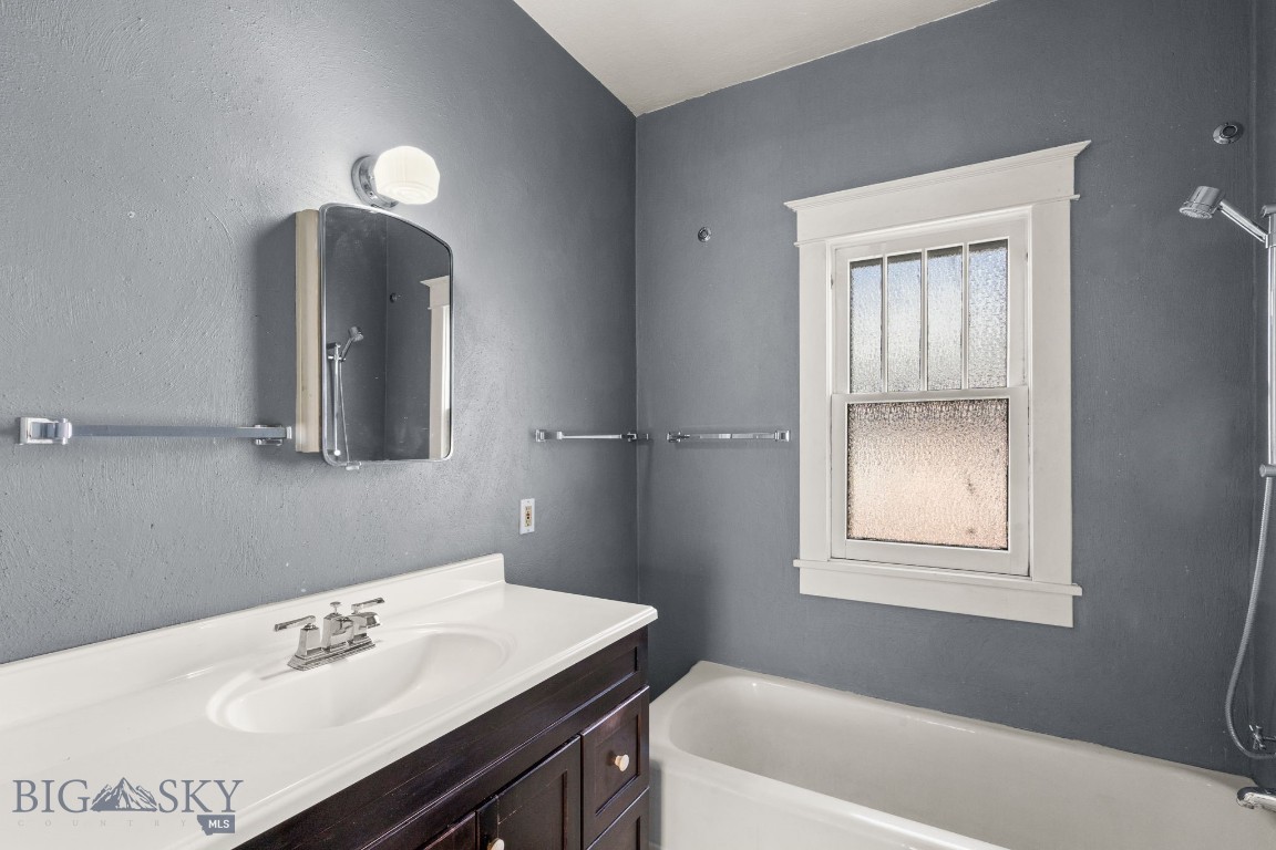 324 N 2nd Street