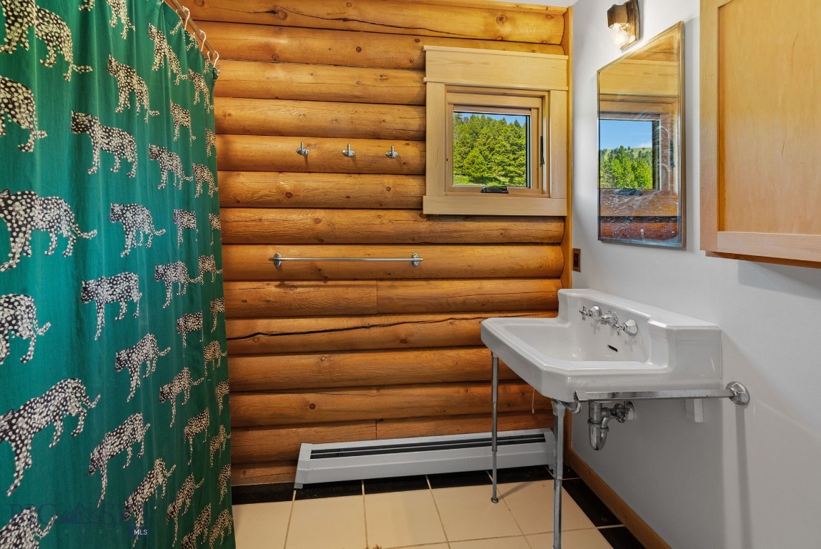 755 Coffee Creek Road