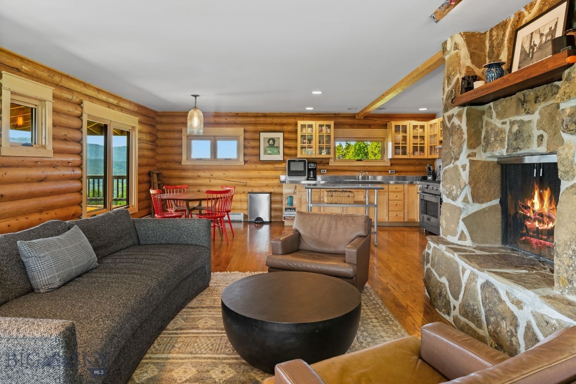 755 Coffee Creek Road