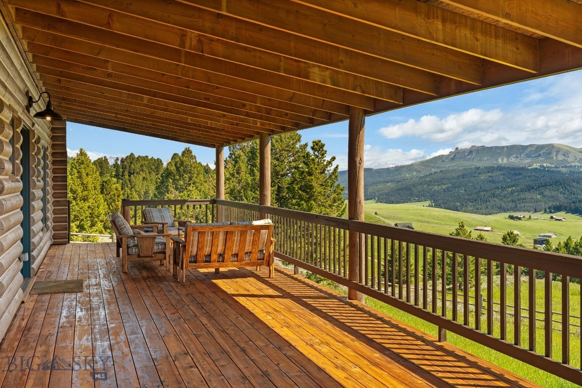 755 Coffee Creek Road