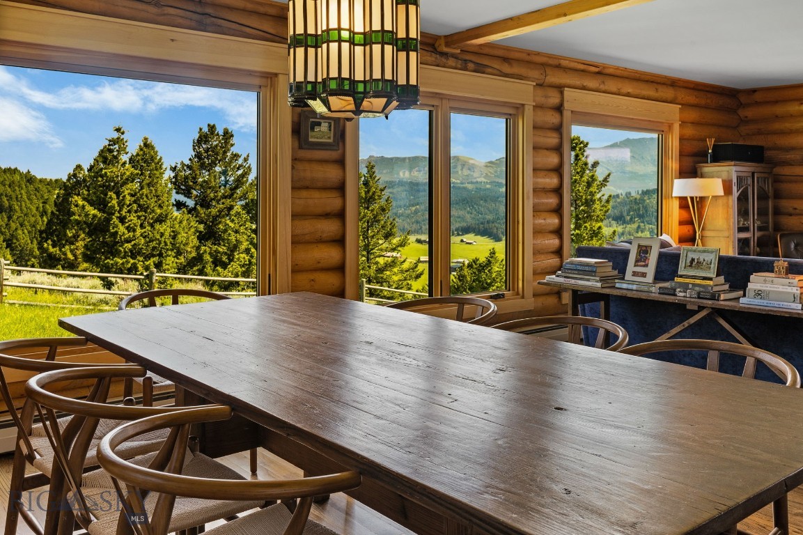 755 Coffee Creek Road