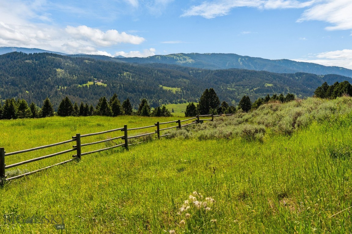 755 Coffee Creek Road