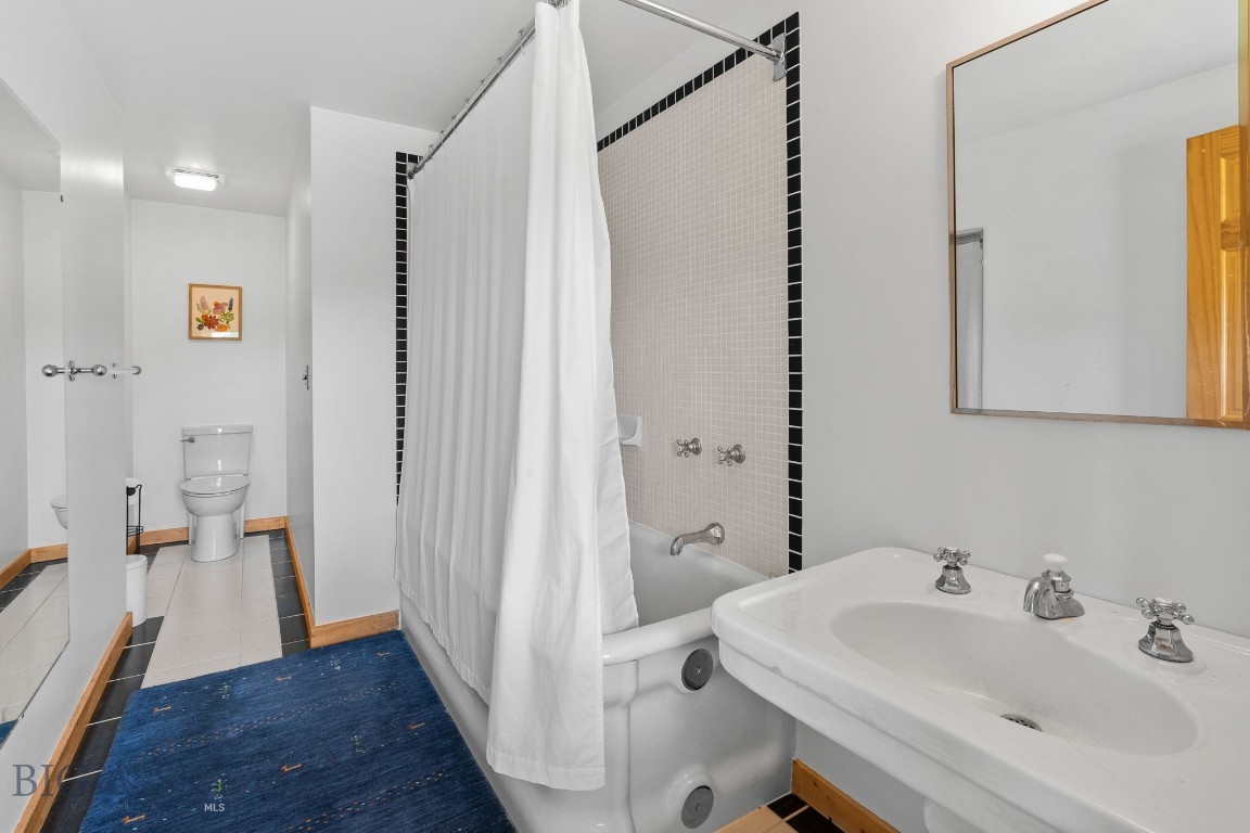 755 Coffee Creek Road