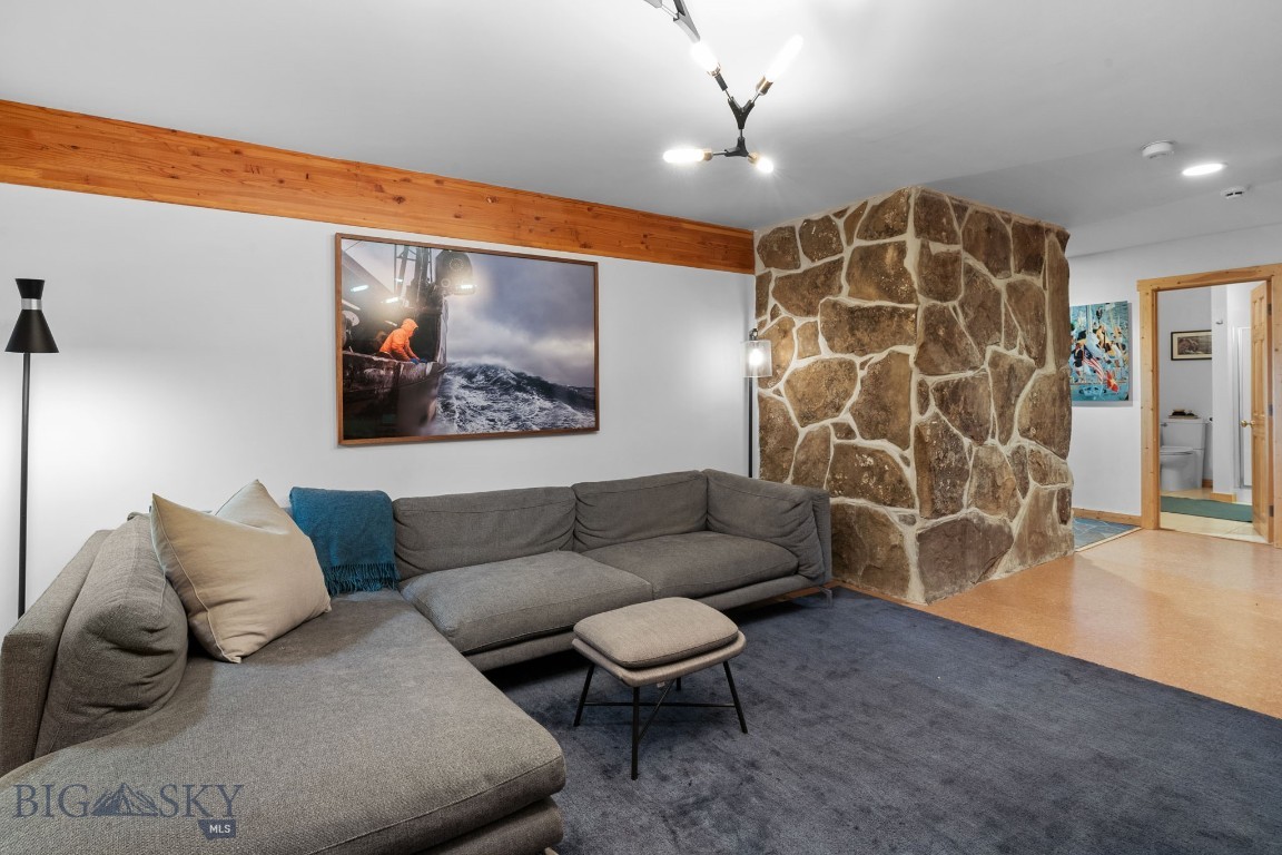 755 Coffee Creek Road