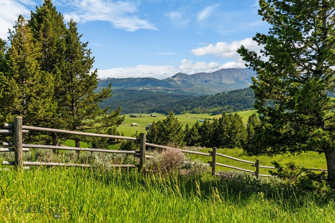 755 Coffee Creek Road