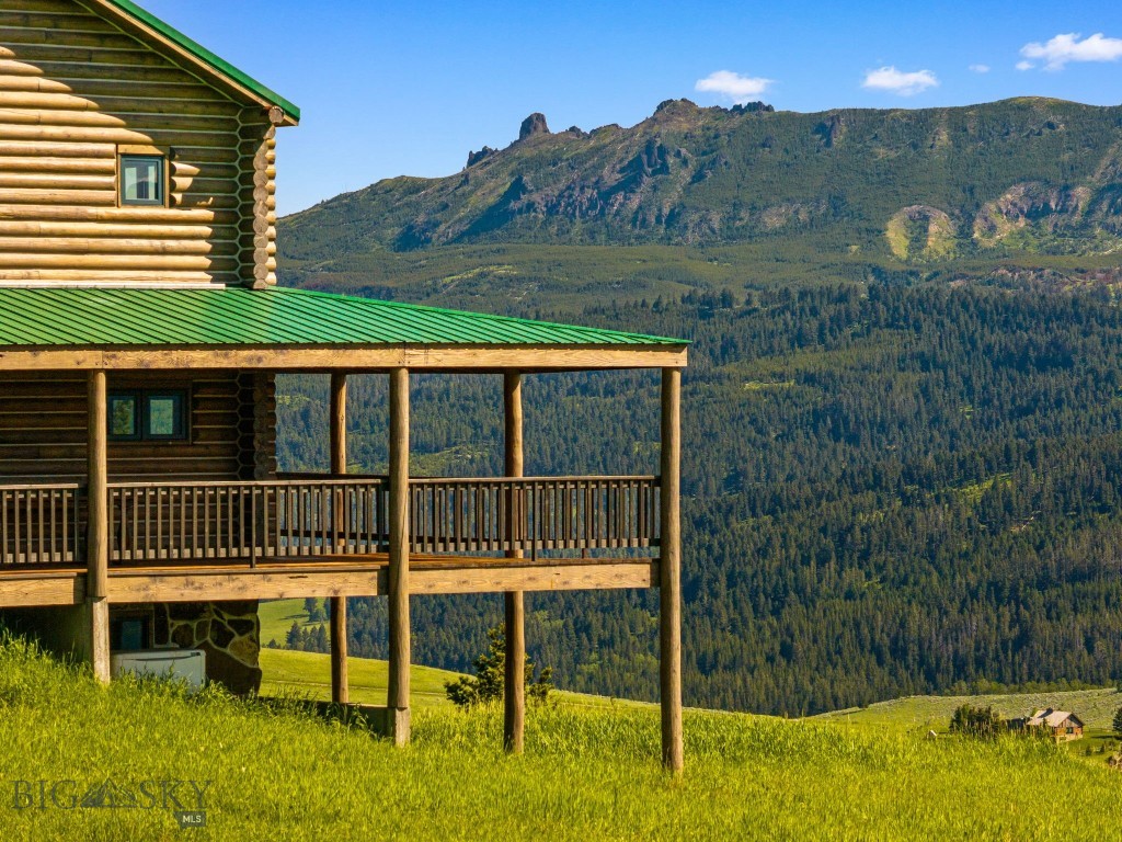 755 Coffee Creek Road