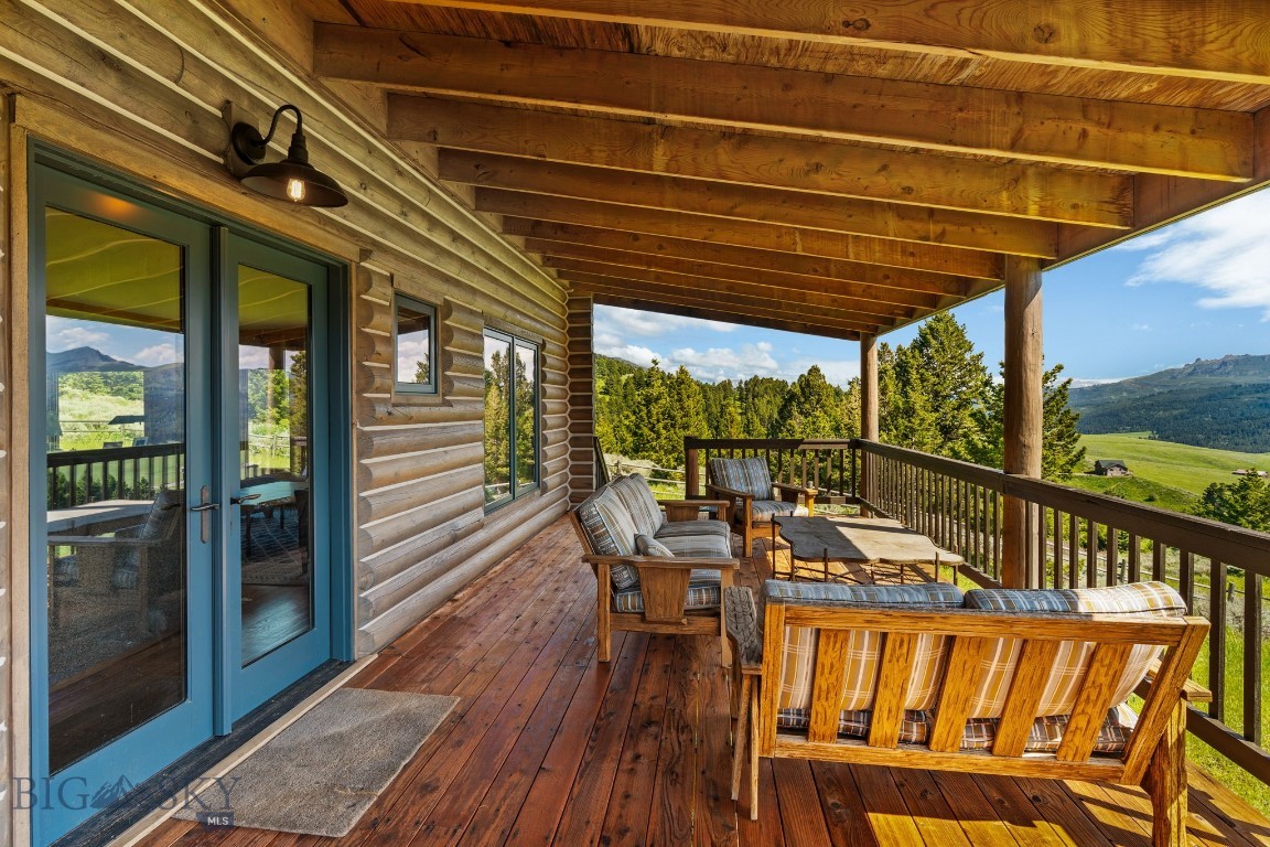 755 Coffee Creek Road