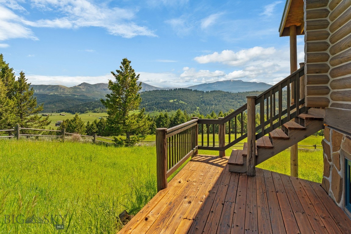 755 Coffee Creek Road