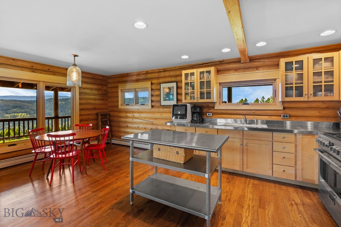 755 Coffee Creek Road