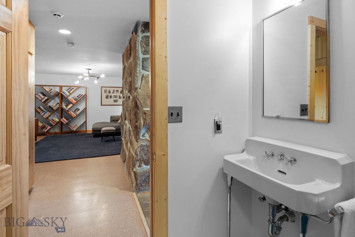 755 Coffee Creek Road