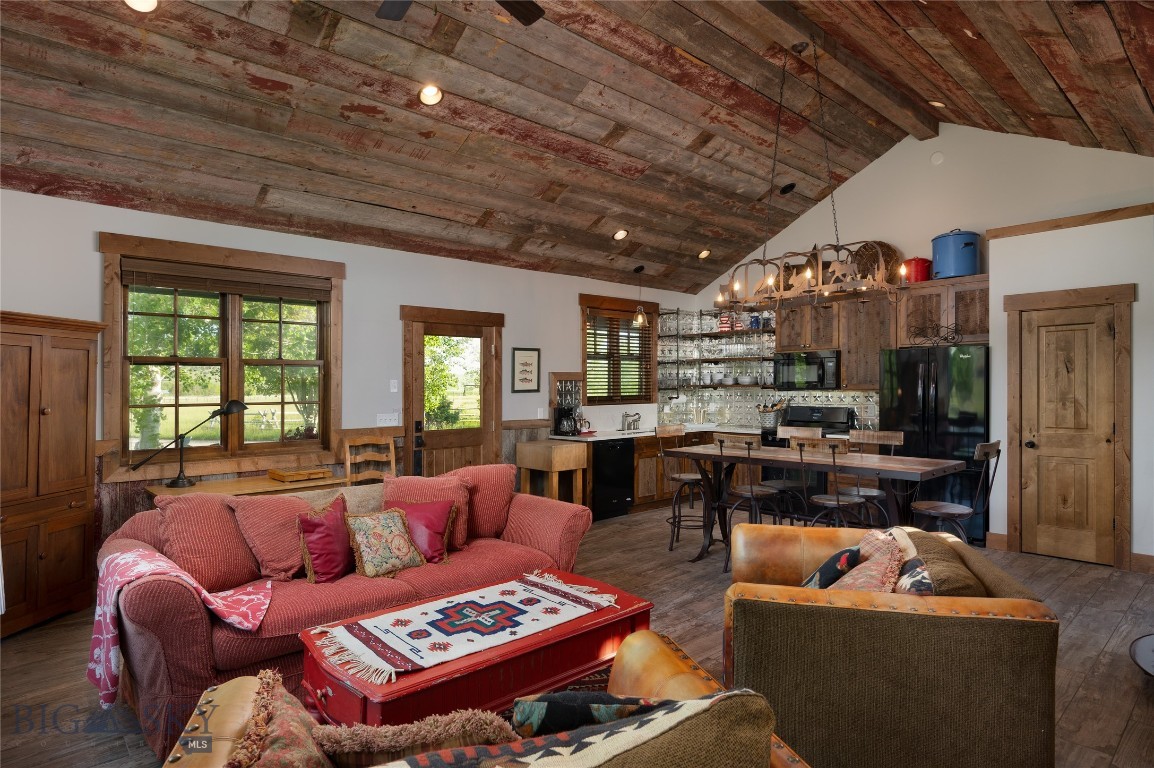 1400 Cottontail Road