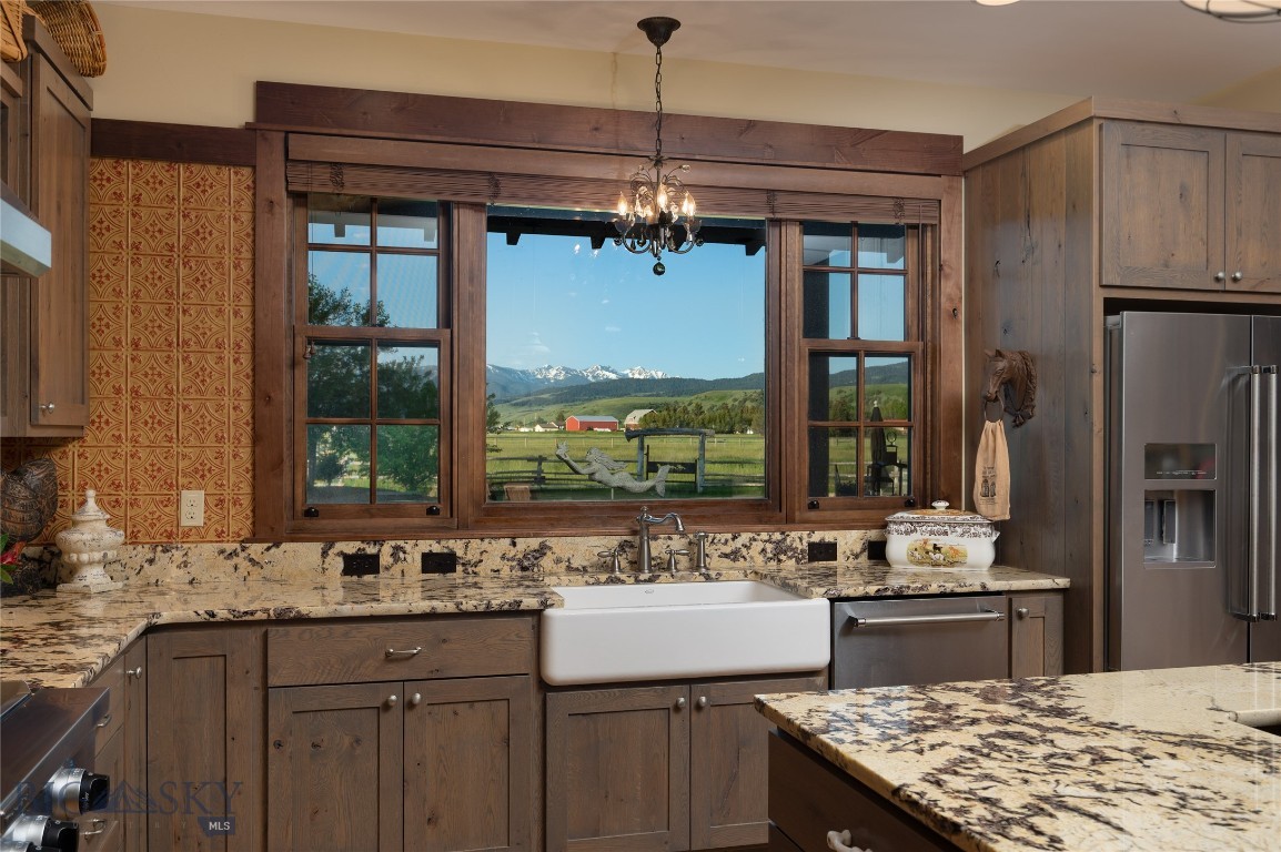 1400 Cottontail Road