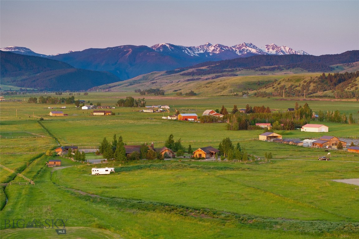 1400 Cottontail Road