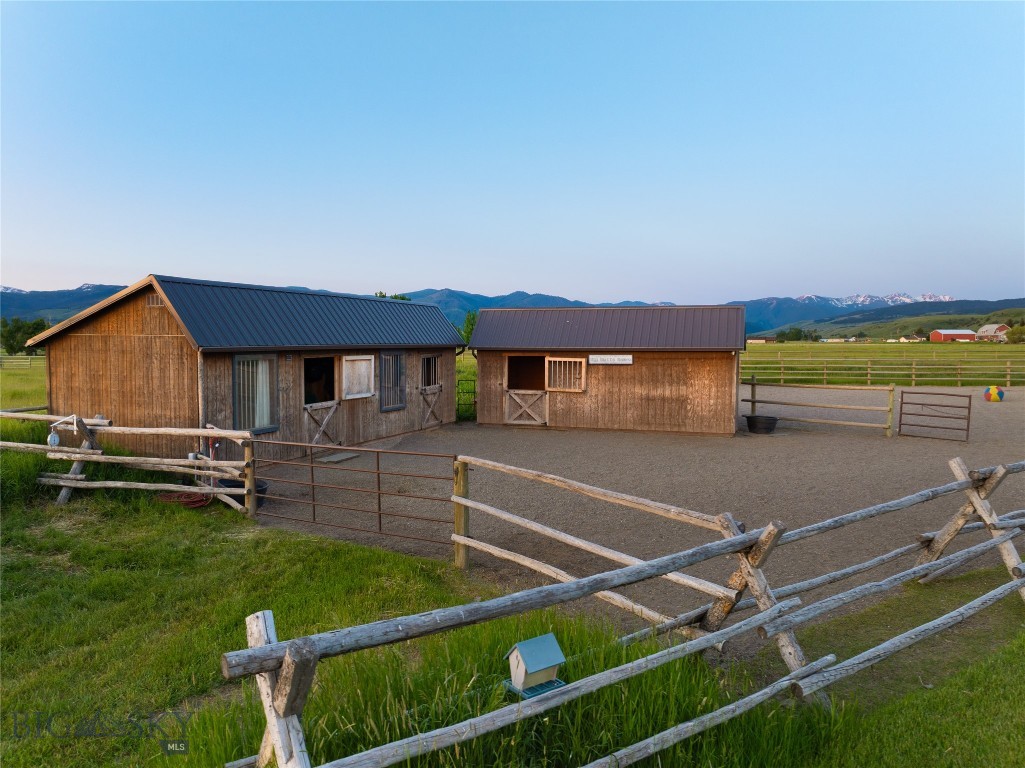 1400 Cottontail Road