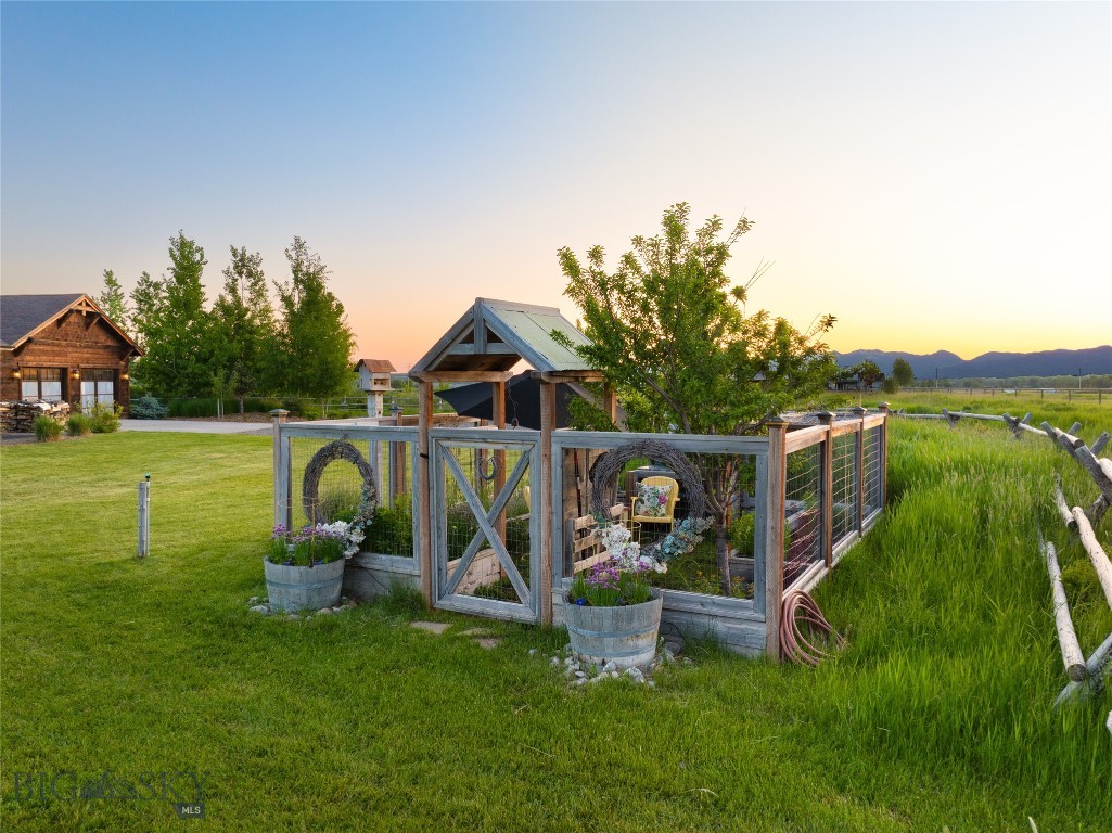 1400 Cottontail Road