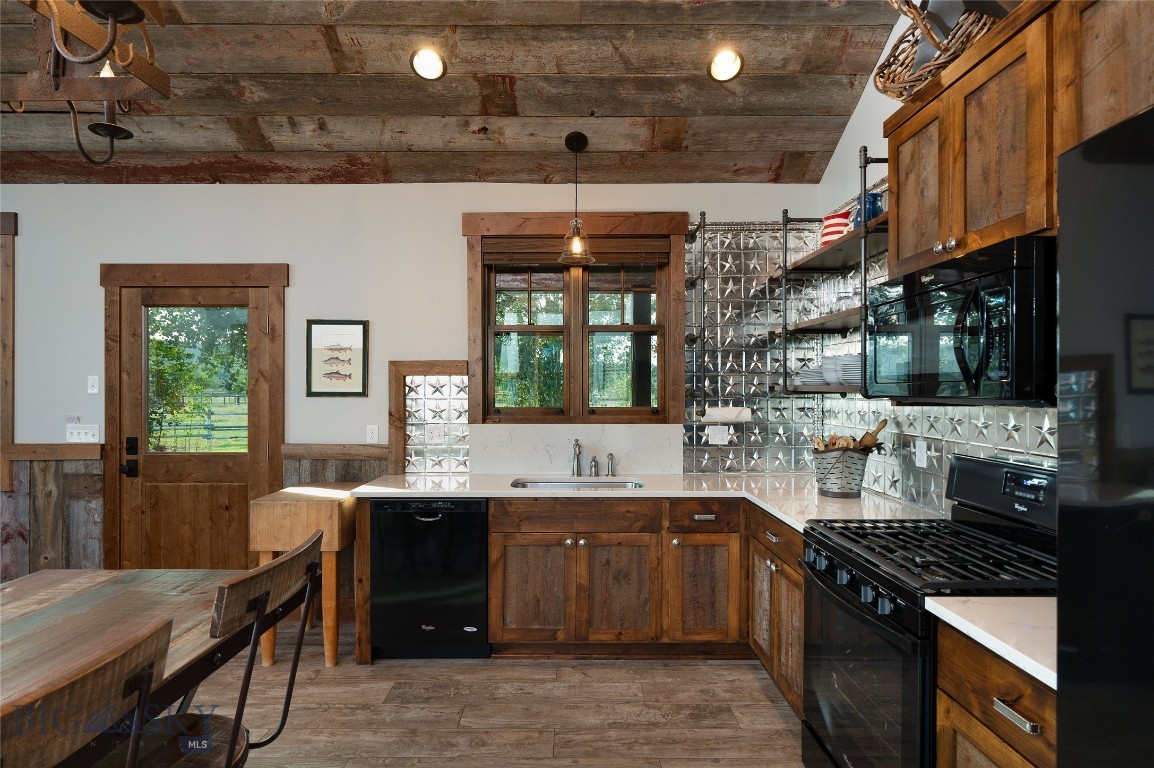 1400 Cottontail Road