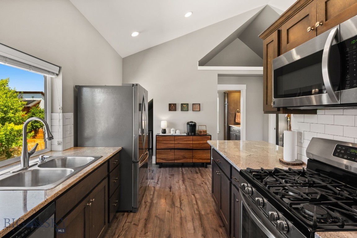 3139 Blackbird Drive