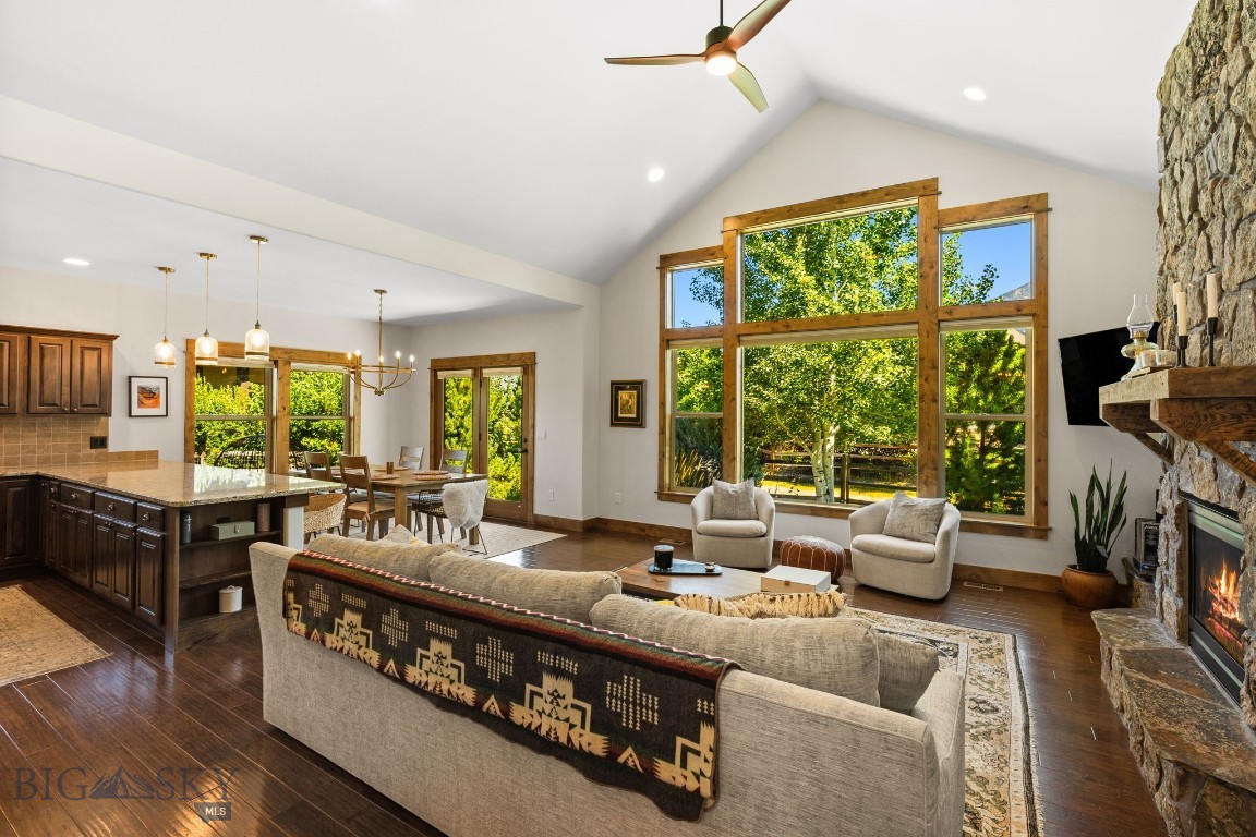 2452 Creekwood Drive