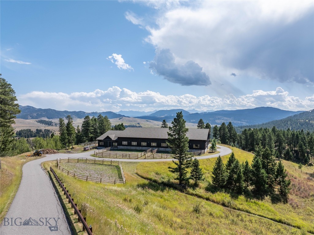 1221 Green Valley Way