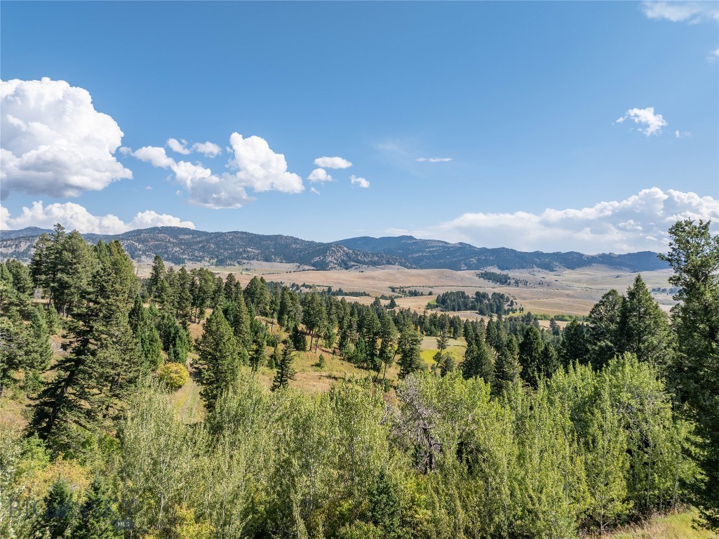 1221 Green Valley Way