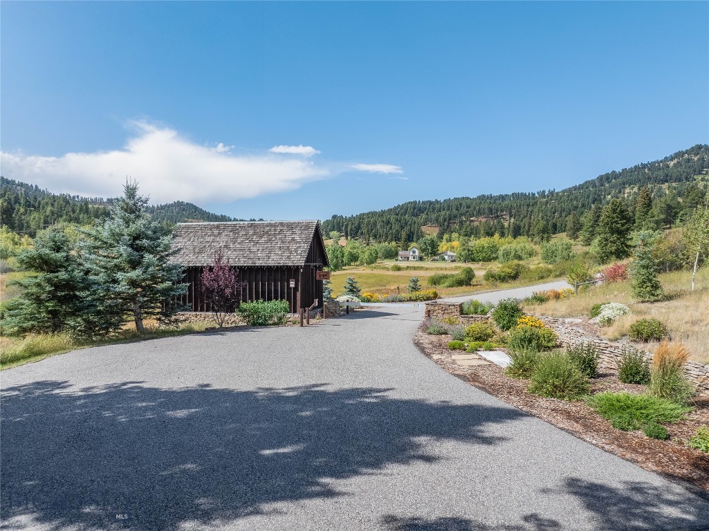 1221 Green Valley Way