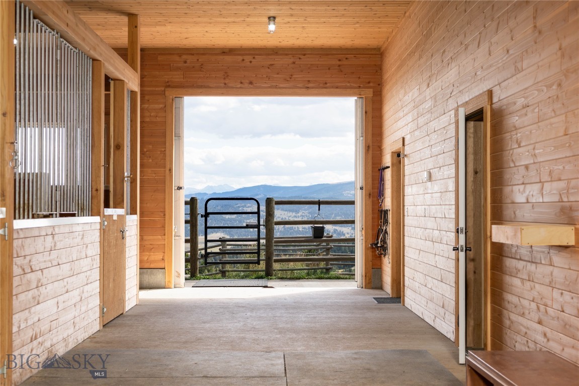 1221 Green Valley Way