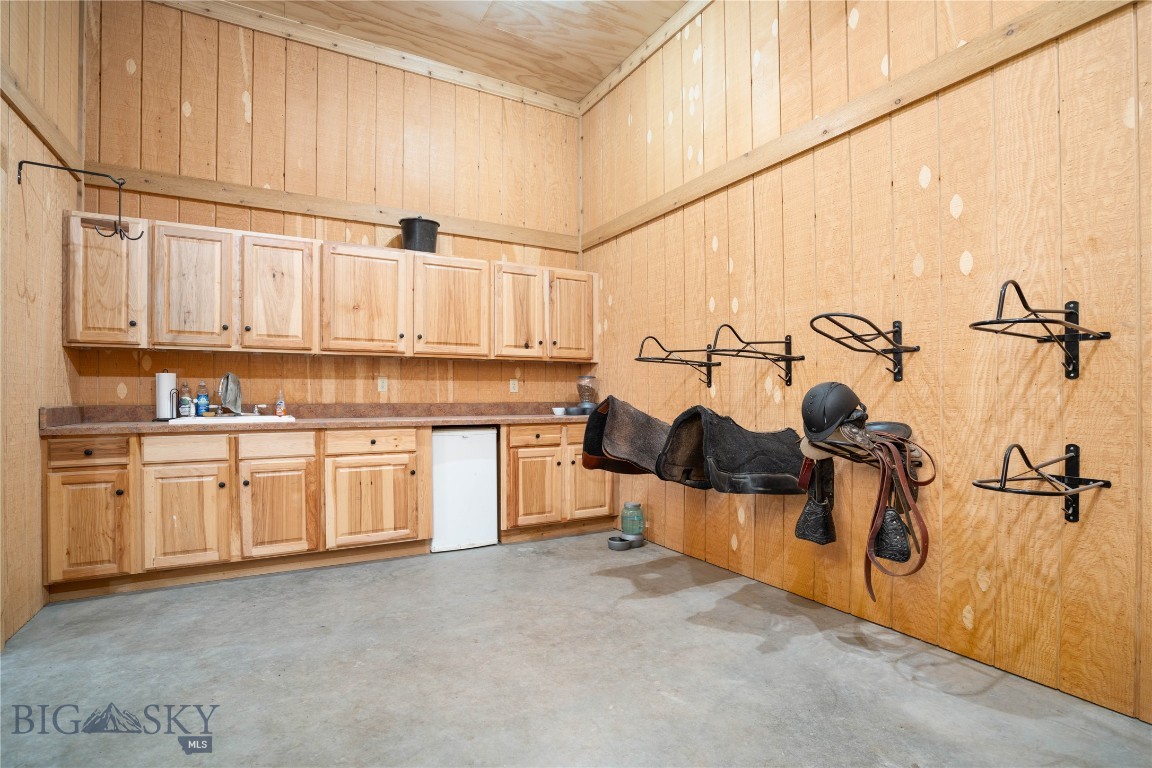 1221 Green Valley Way