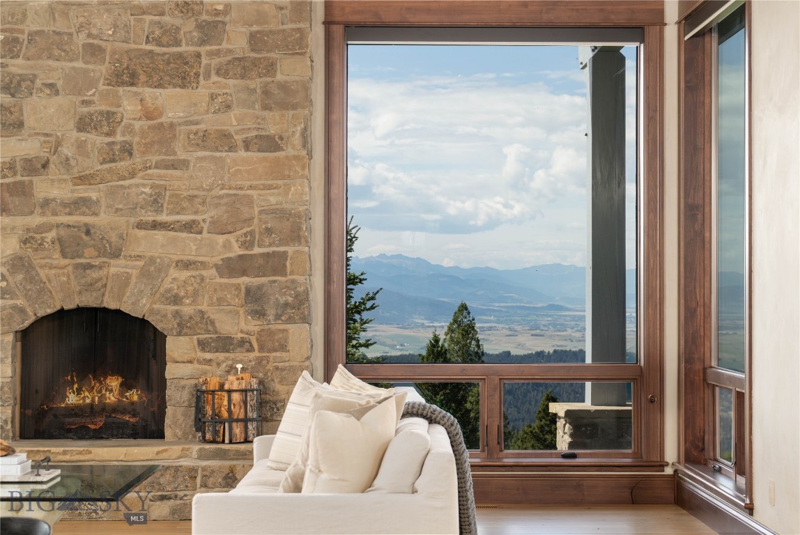 1221 Green Valley Way