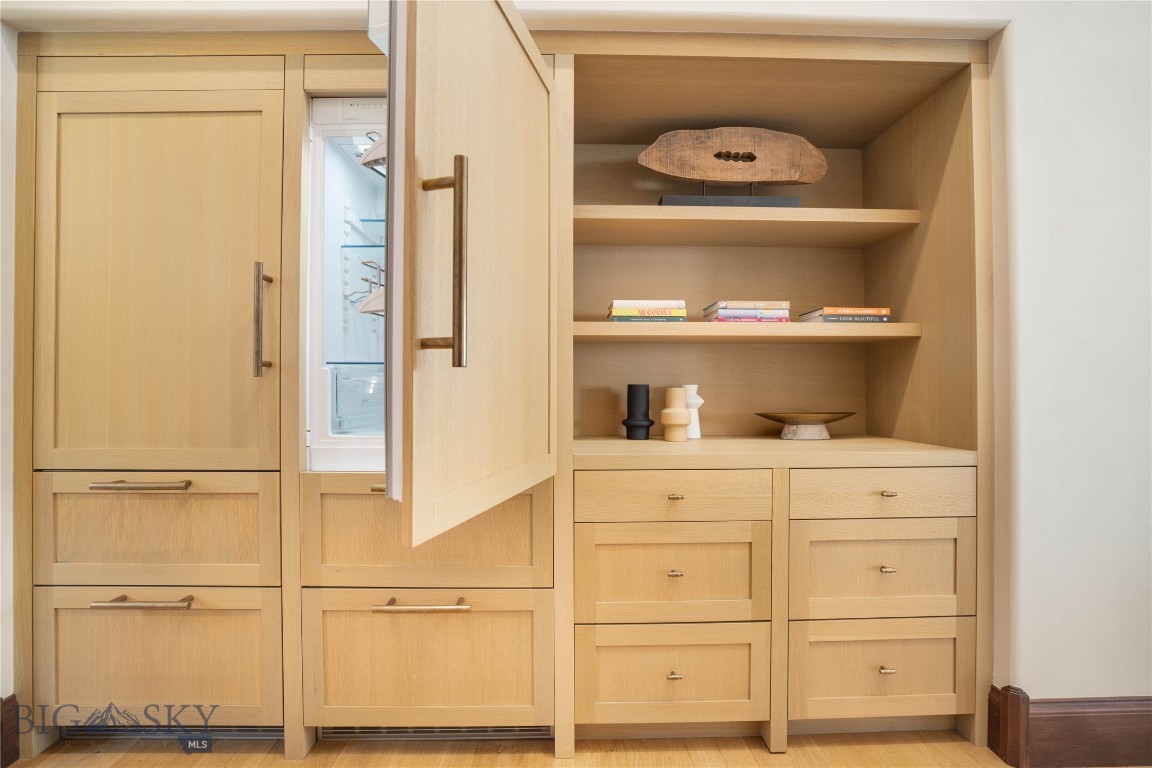 1221 Green Valley Way