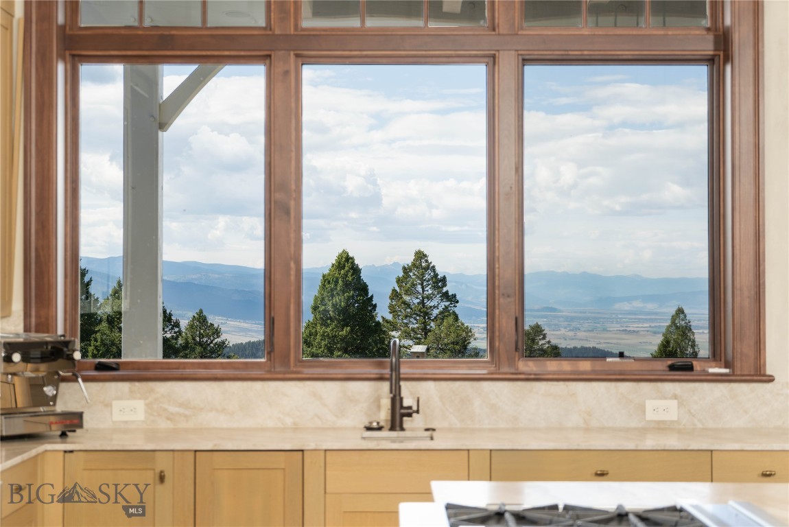 1221 Green Valley Way