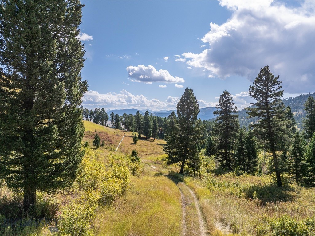 1221 Green Valley Way