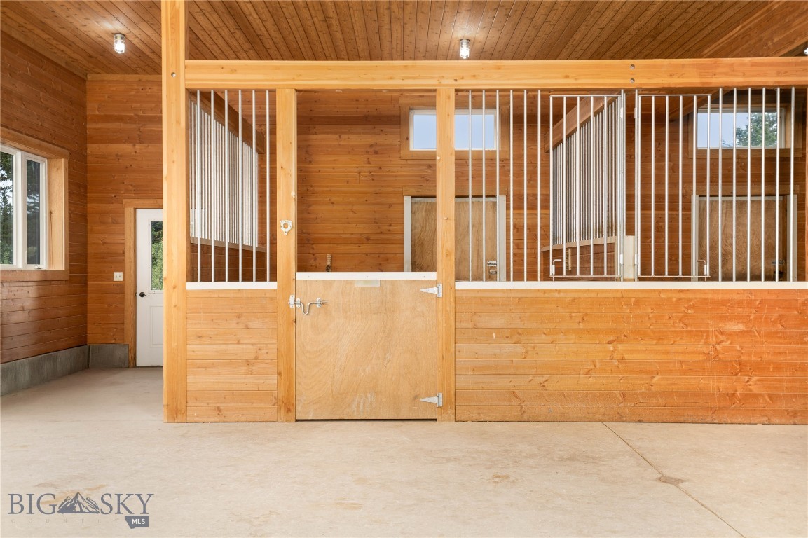 1221 Green Valley Way