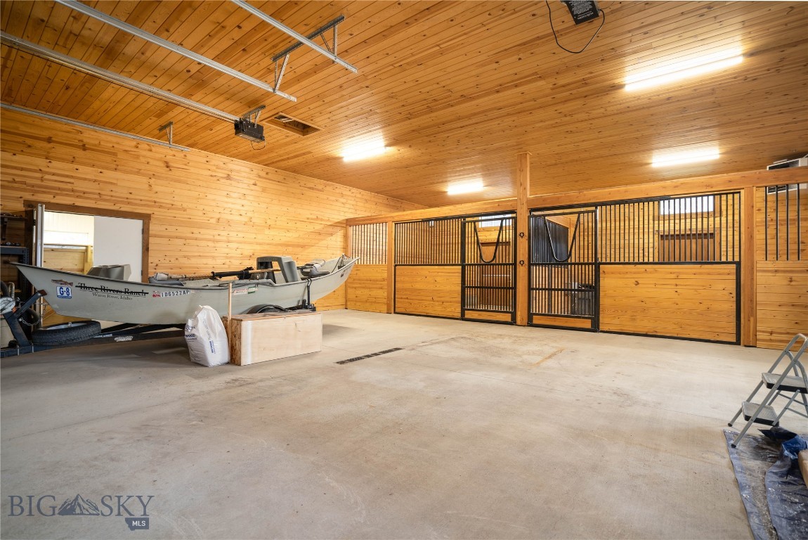 1221 Green Valley Way