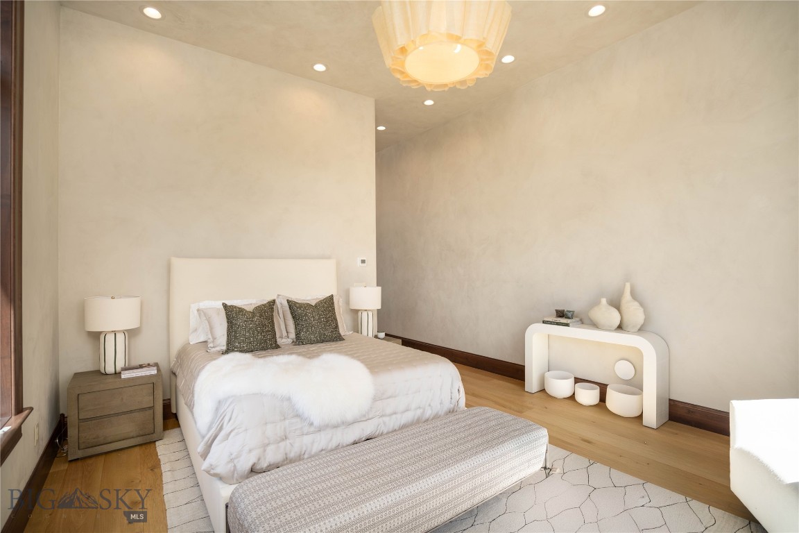 1221 Green Valley Way