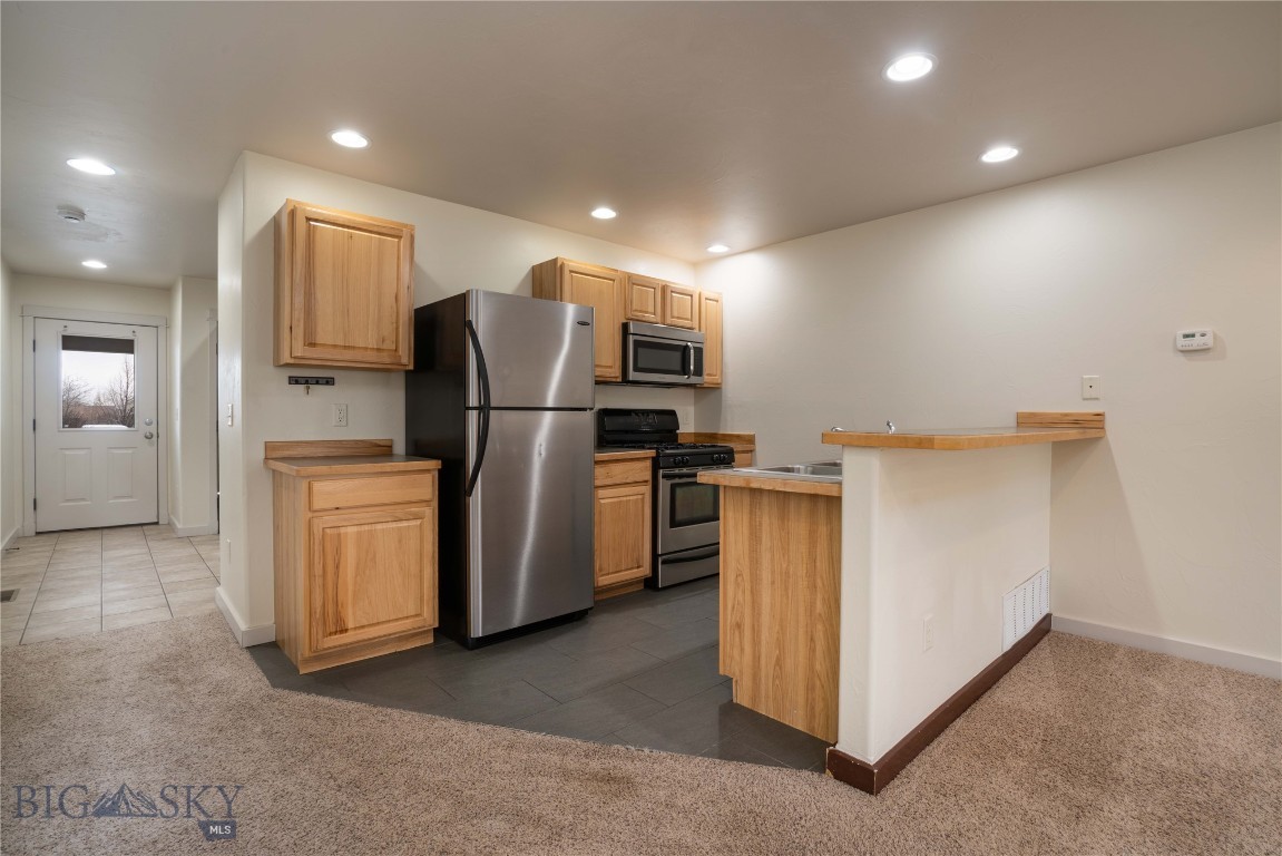 935 Forestglen Drive D