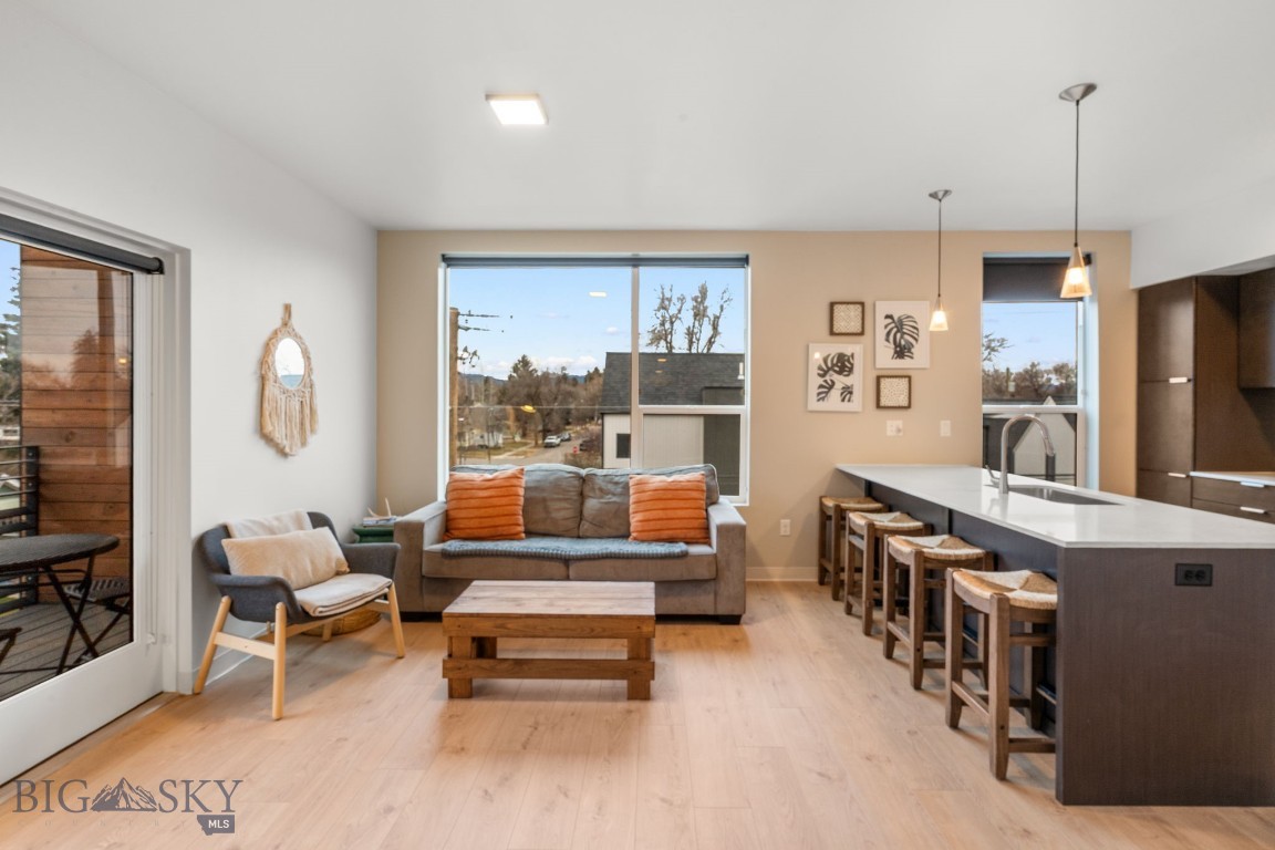 718 W Babcock Street 301