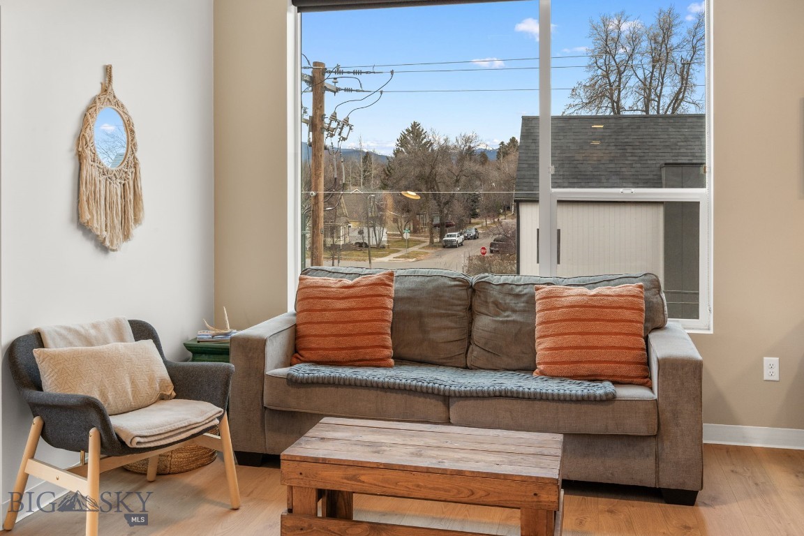 718 W Babcock Street 301